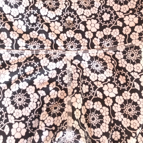 Lululemon twiggy floral leggings - Picture 6 of 6